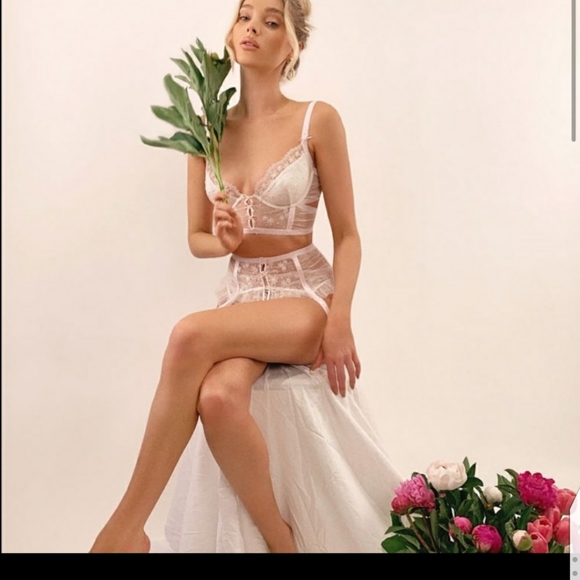 ⛔ SOLD ⛔ For Love & Lemons Victoria's Secret Evie Garter - Picture 4 of 11